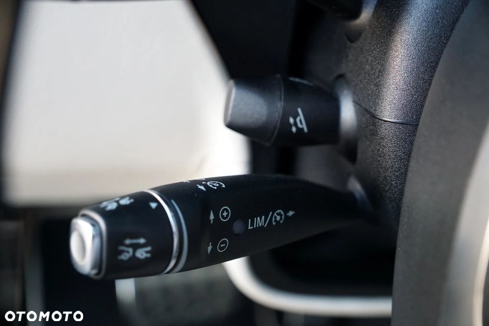 Mercedes-Benz Klasa G AMG 63 AMG SPEEDSHIFT 7G-TRONIC - 22