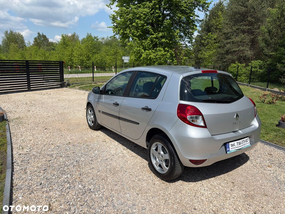 Renault Clio - 7