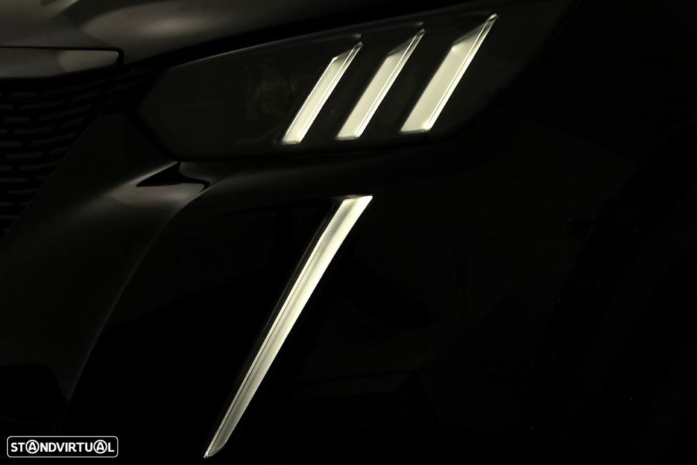 Peugeot e-2008 50 kWh GT - 6