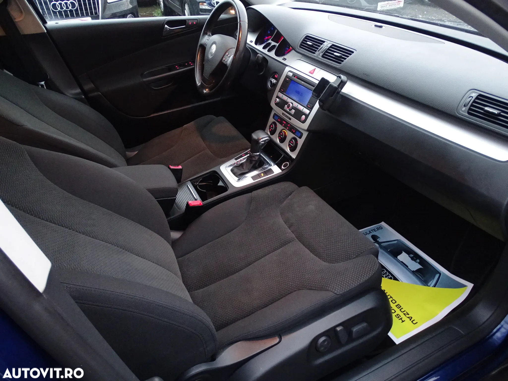 Volkswagen Passat 1.6 FSI Automatik Highline - 12