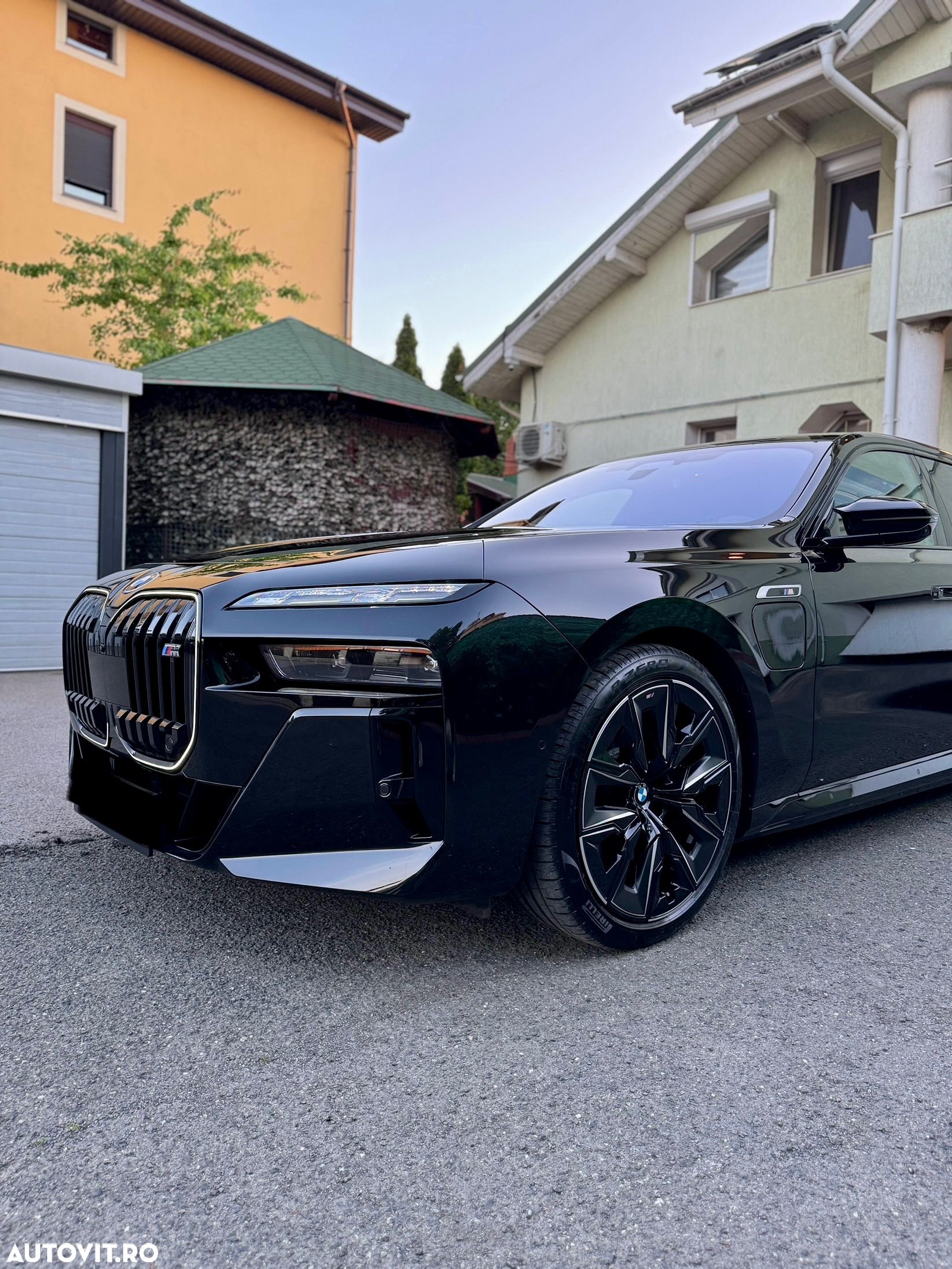 BMW M7 M760e xDrive AT PHEV - 1