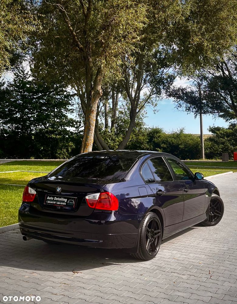 BMW Seria 3 318i - 4