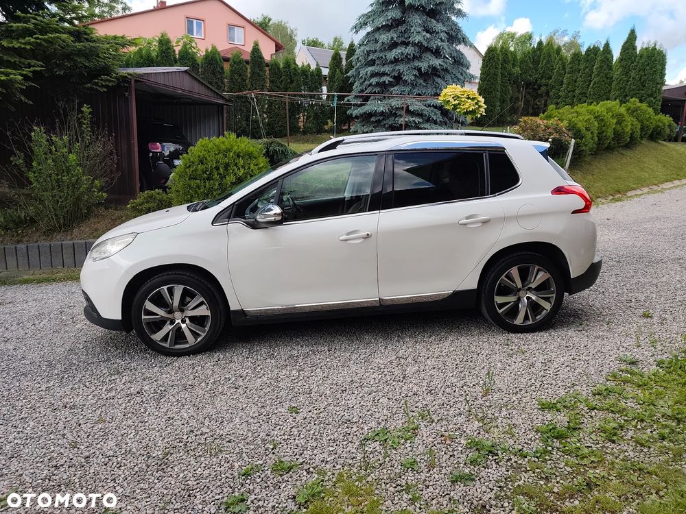 Peugeot 2008 1.6 e-HDi Allure S&S - 11