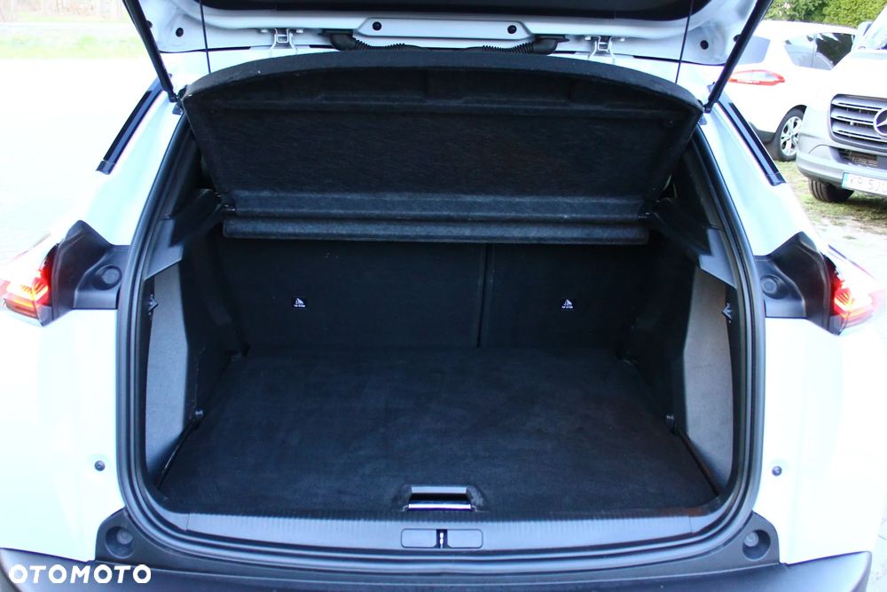 Peugeot 2008 1.5 BlueHDi Allure S&S EAT8 - 34