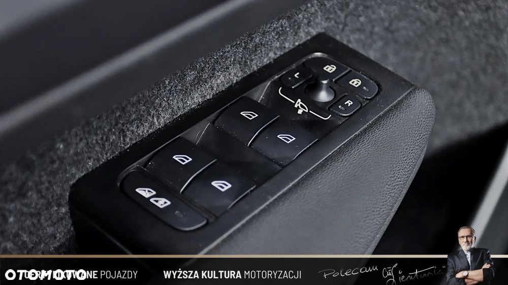 Volvo XC 40 T3 Momentum - 23