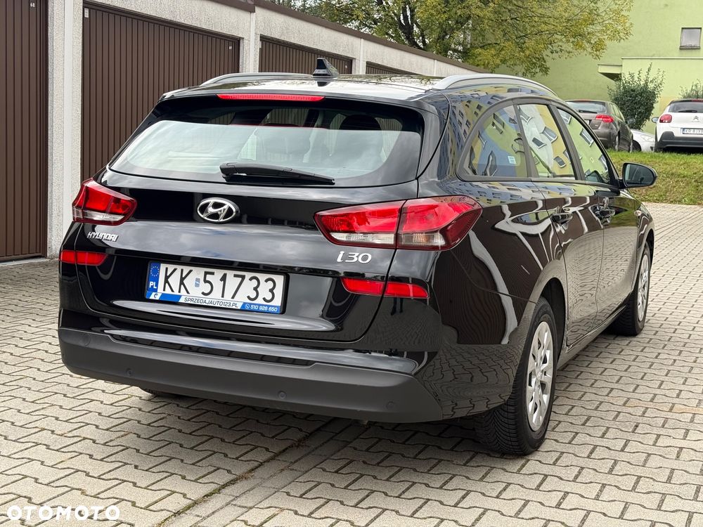 Hyundai i30 1.5 DPI Classic + - 22