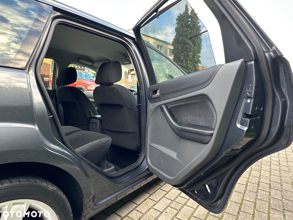 Ford Focus 1.6 Ghia - 9