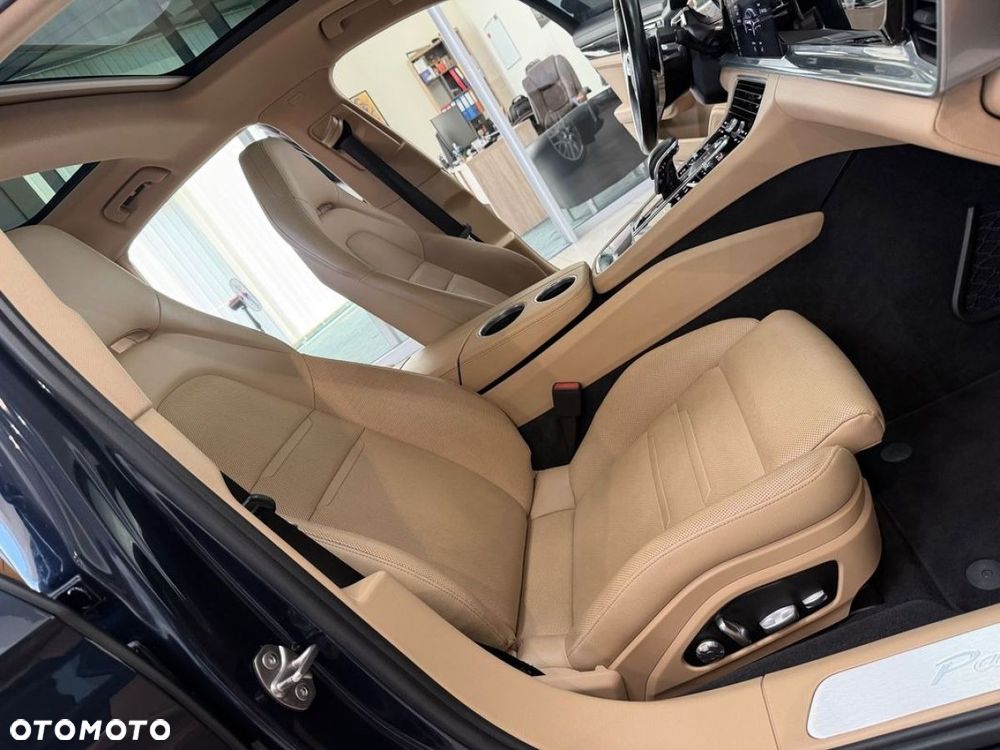 Porsche Panamera 4 Edition 10 Jahre - 36