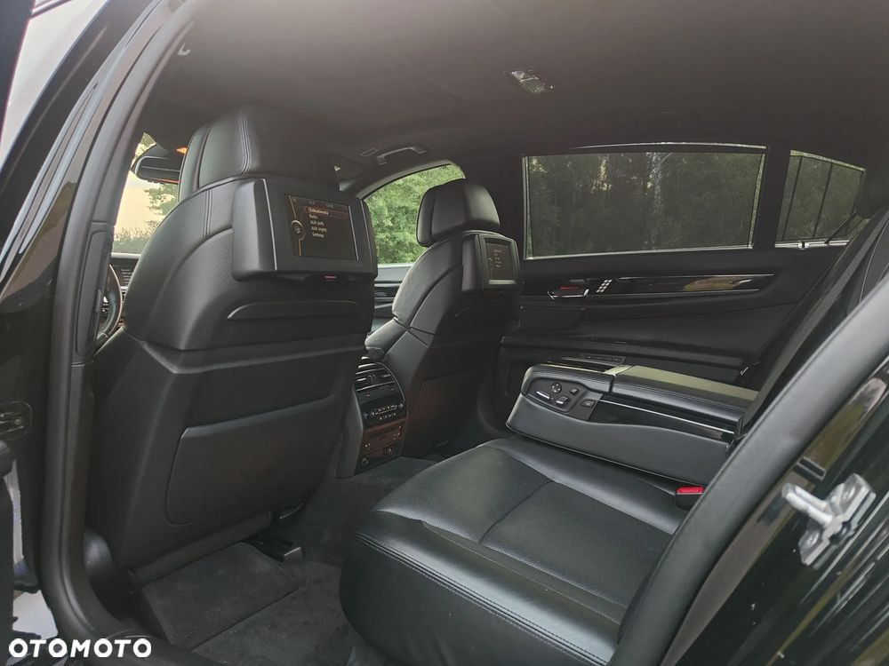 BMW Seria 7 - 31