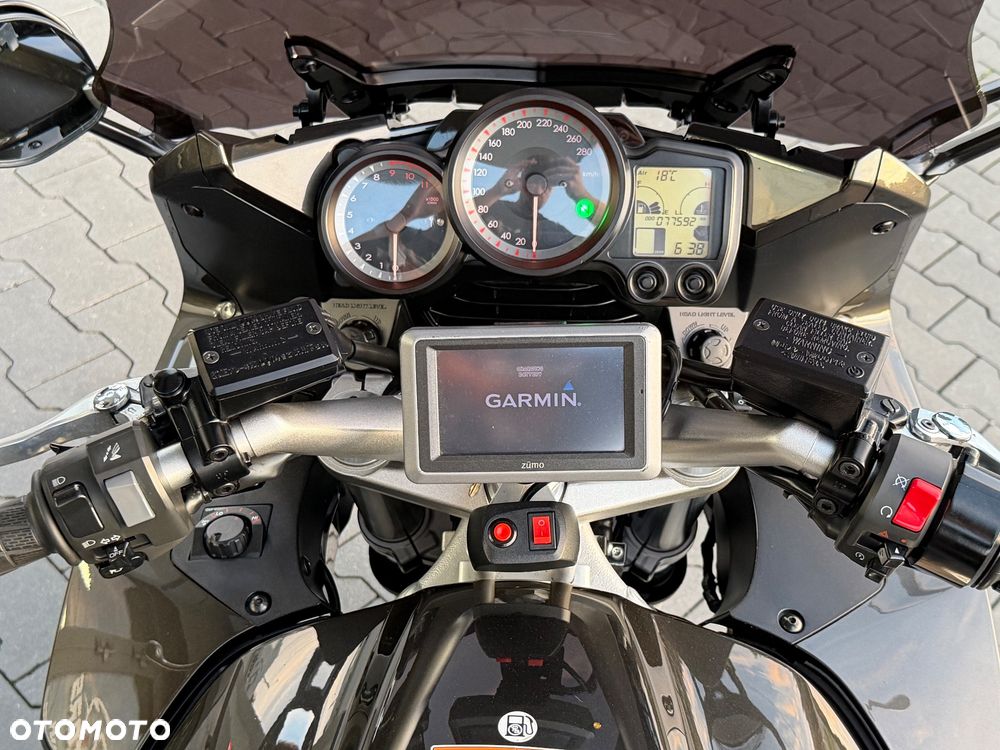 Yamaha FJR - 28