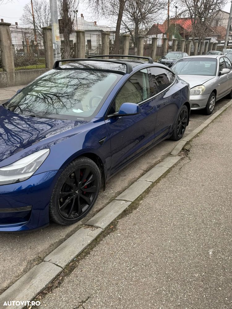 Tesla Model 3 - 3