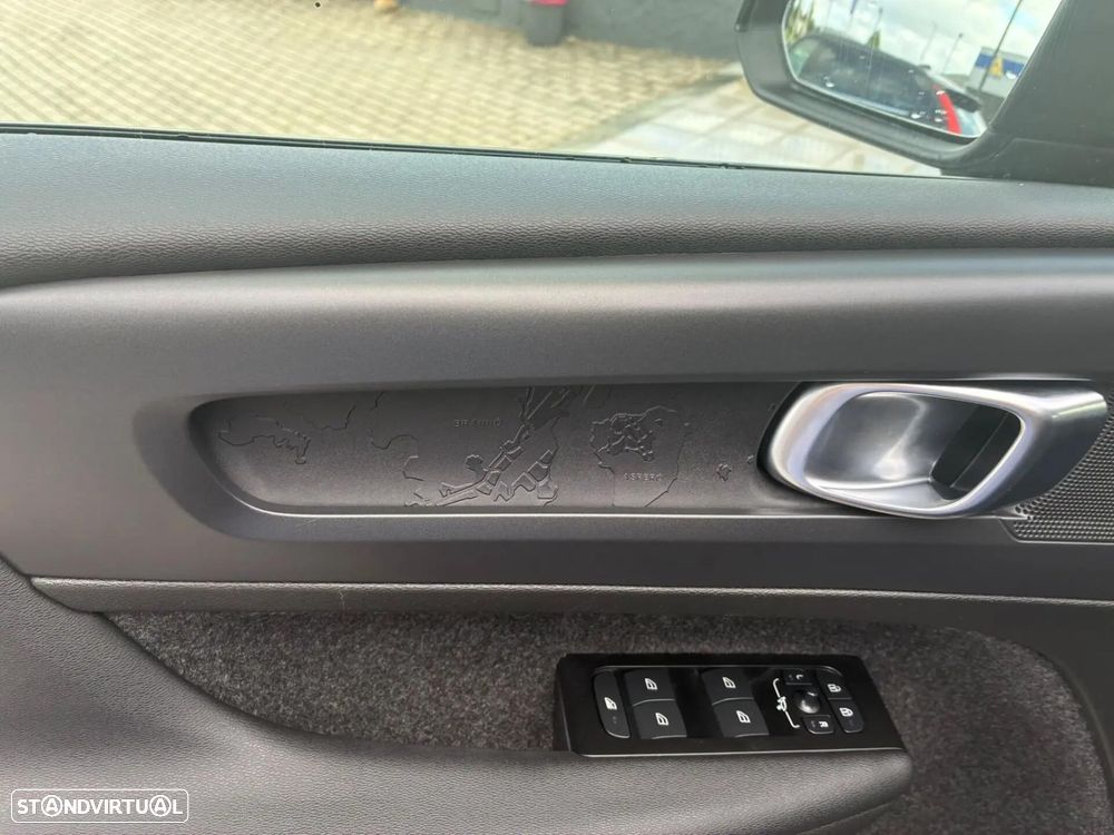 Volvo XC 40 1.5 T2 Momentum Plus Geartronic - 11