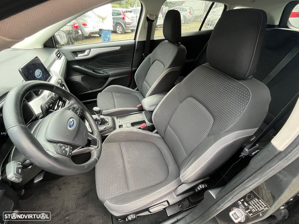 Ford Focus SW 1.5 TDCi EcoBlue Vignale - 9