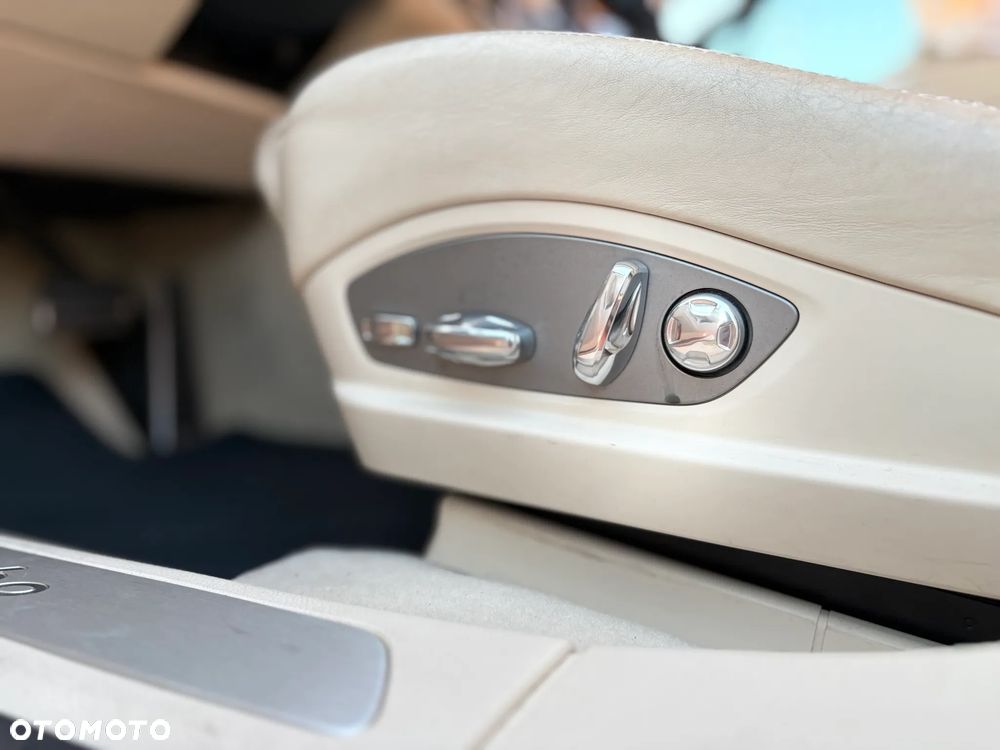 Porsche Panamera Turbo PDK - 26