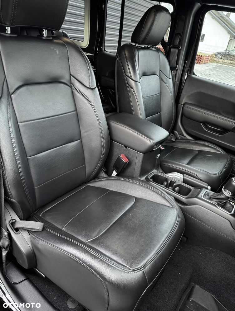 Jeep Wrangler - 22