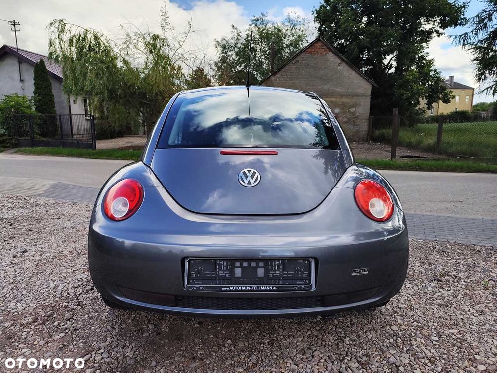 Volkswagen New Beetle - 4