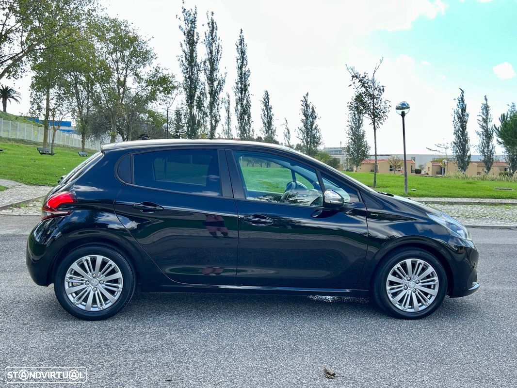Peugeot 208 1.2 PureTech Signature - 13