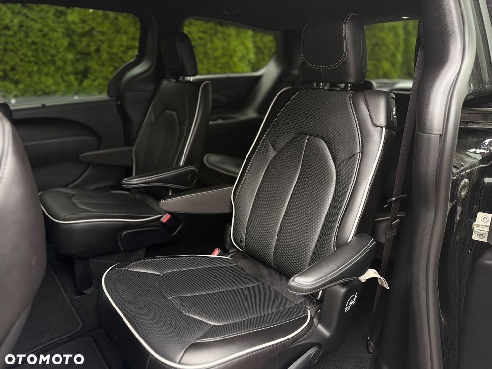Chrysler Pacifica - 24