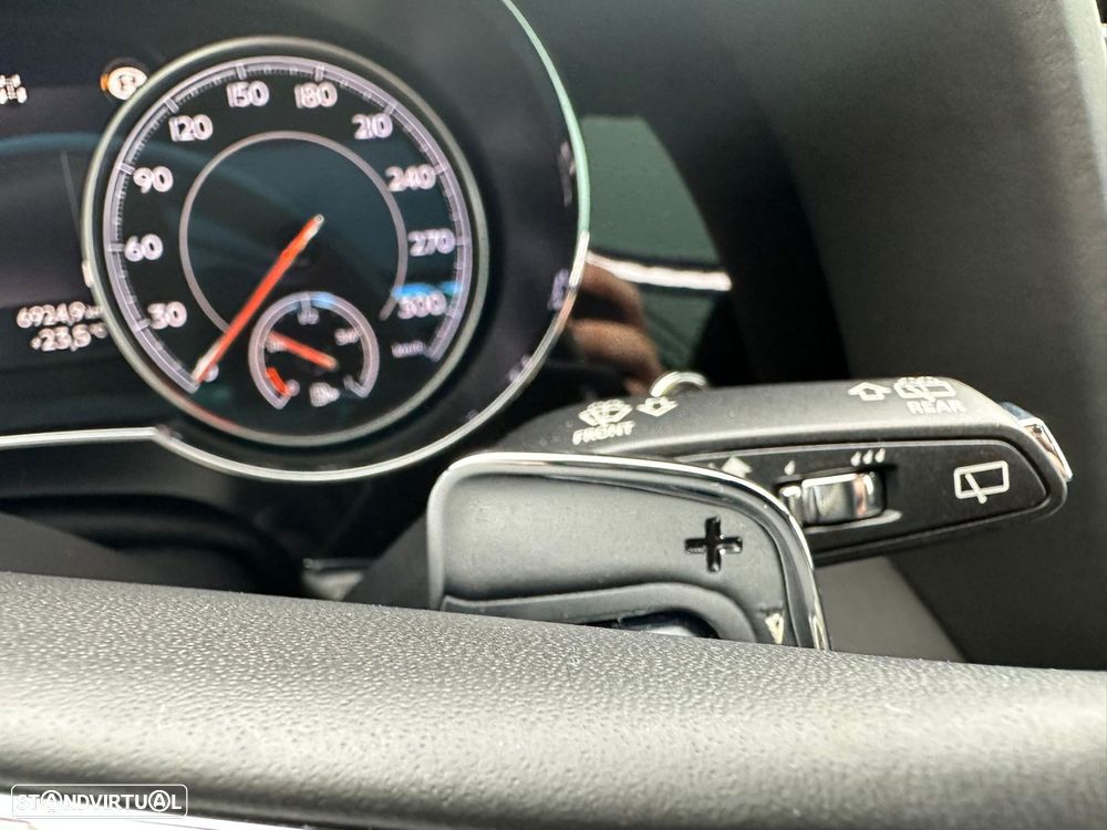 Bentley Bentayga V8 - 44