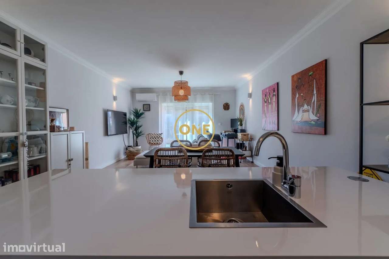 Apartamento T1 com Elevador, Terraço e Garagem, na Venda do Pinheiro - Grande imagem: 3/36