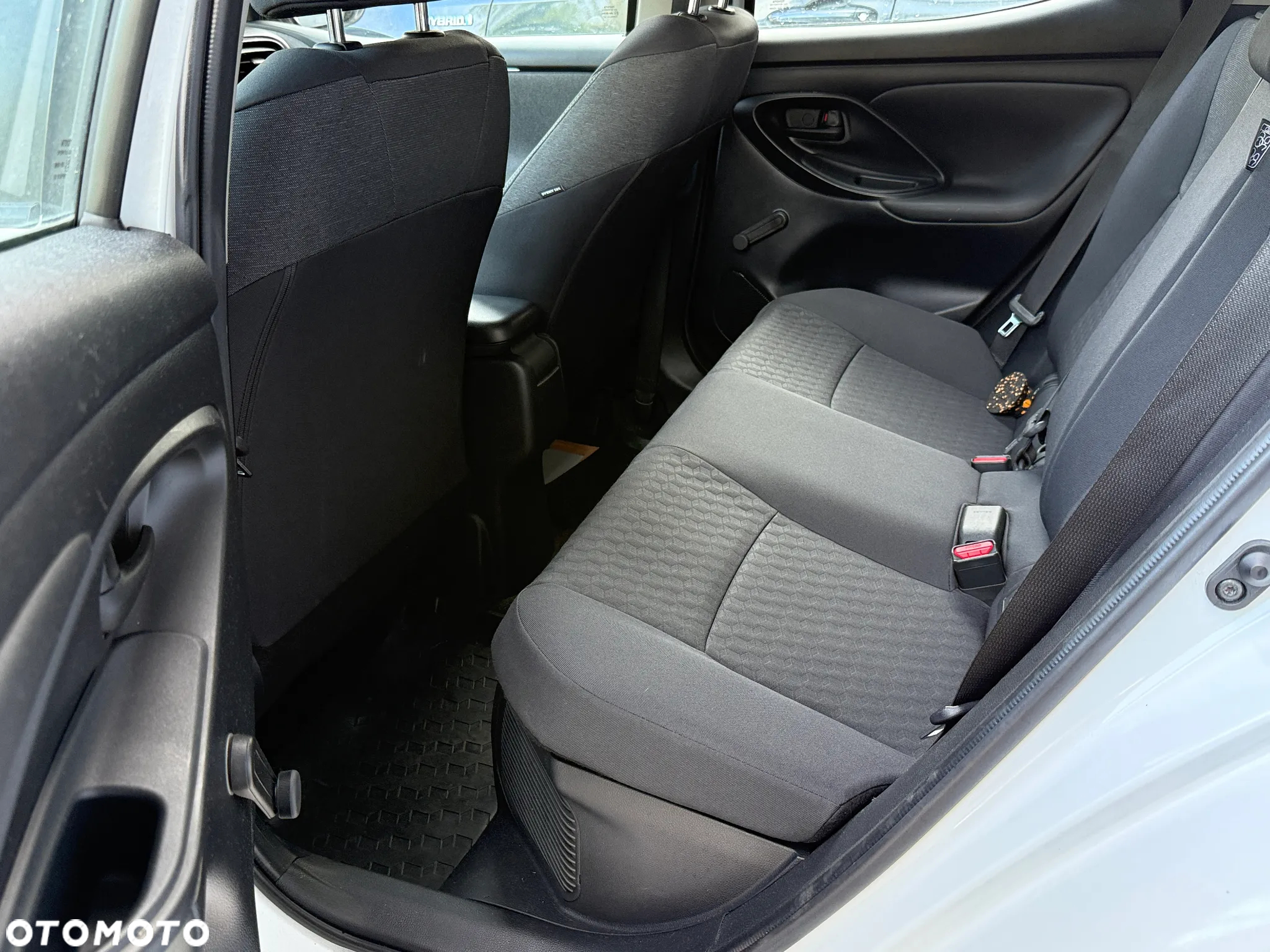Toyota Yaris Hybrid 1.5 Comfort - 17