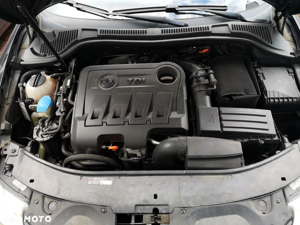 Skoda Superb 2.0 TDI Elegance DSG - 9