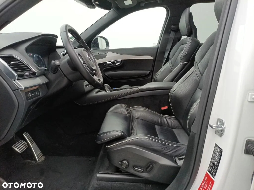 Volvo XC 90 T8 AWD Plug-In Hybrid R-Design 7os - 8