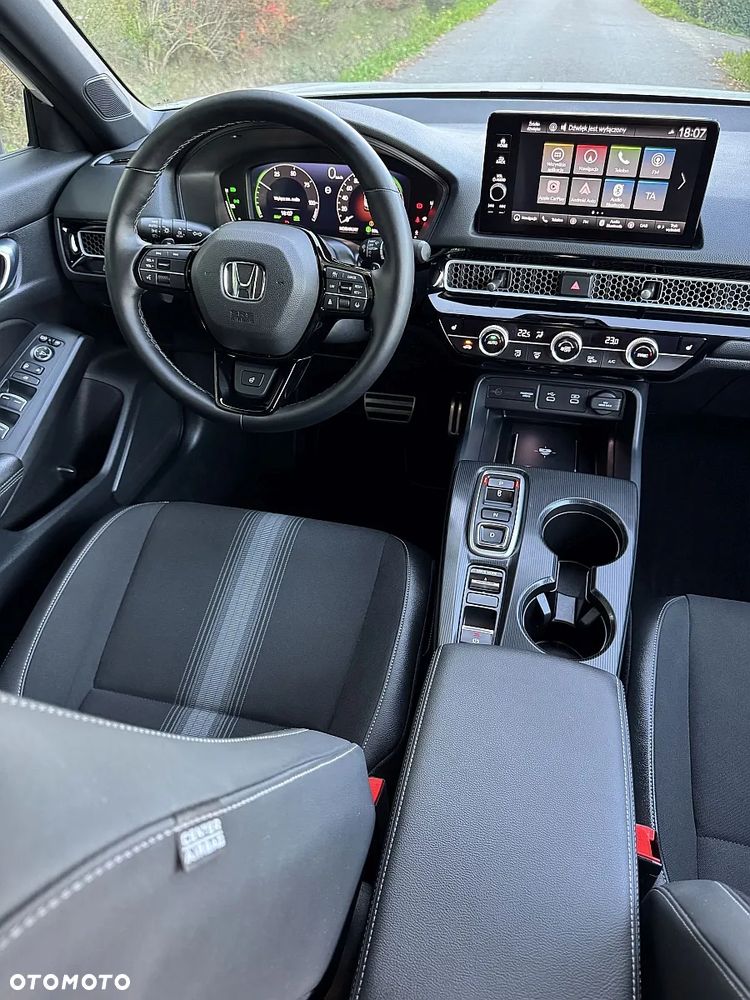 Honda Civic 2.0 i-MMD Sport CVT - 26