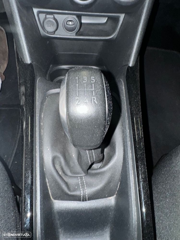 Peugeot 2008 1.5 BlueHDi Signature - 27