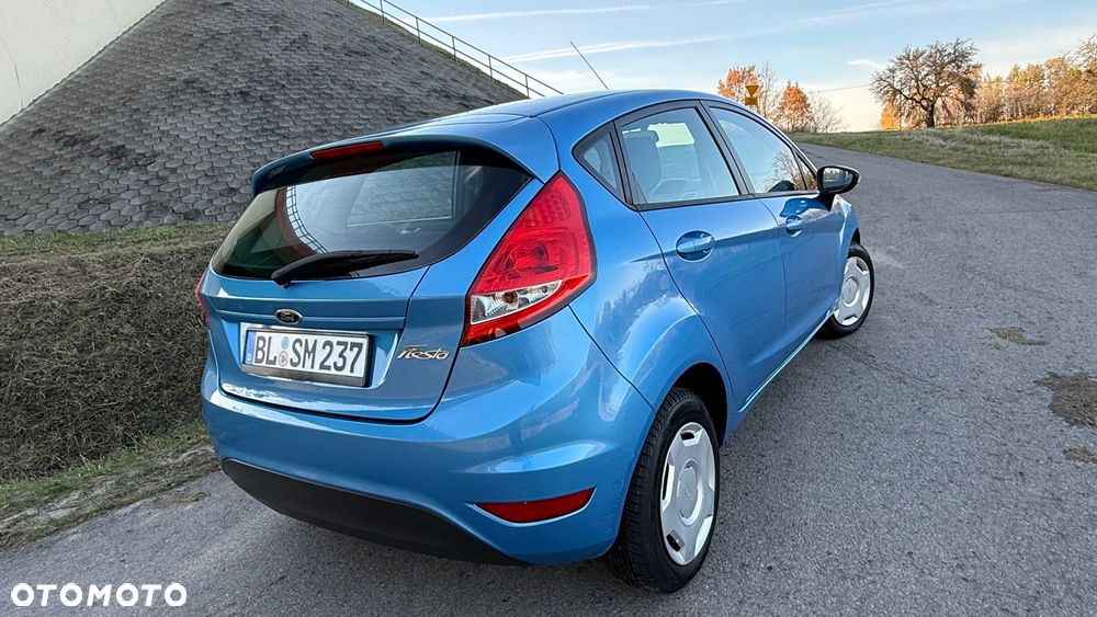 Ford Fiesta 1.25 Ambiente - 2