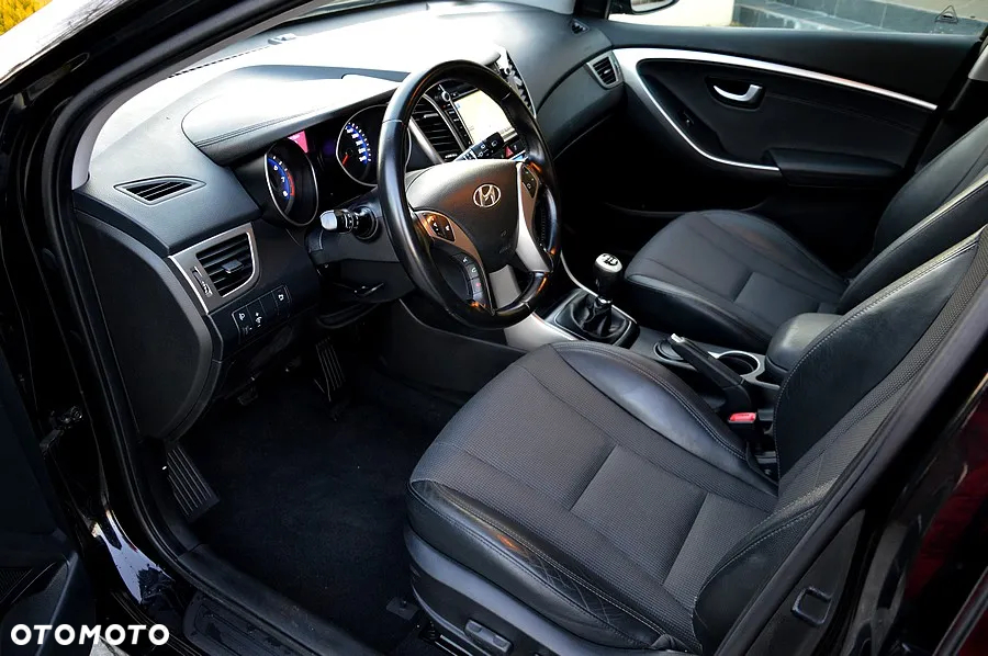 Hyundai i30 i30cw 1.4 Fifa World Cup Edition - 21