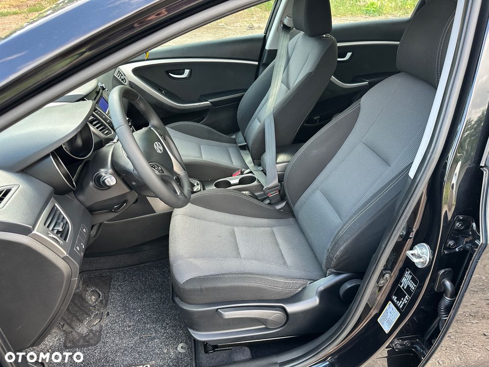 Hyundai i30 1.6 CRDI Trend - 12