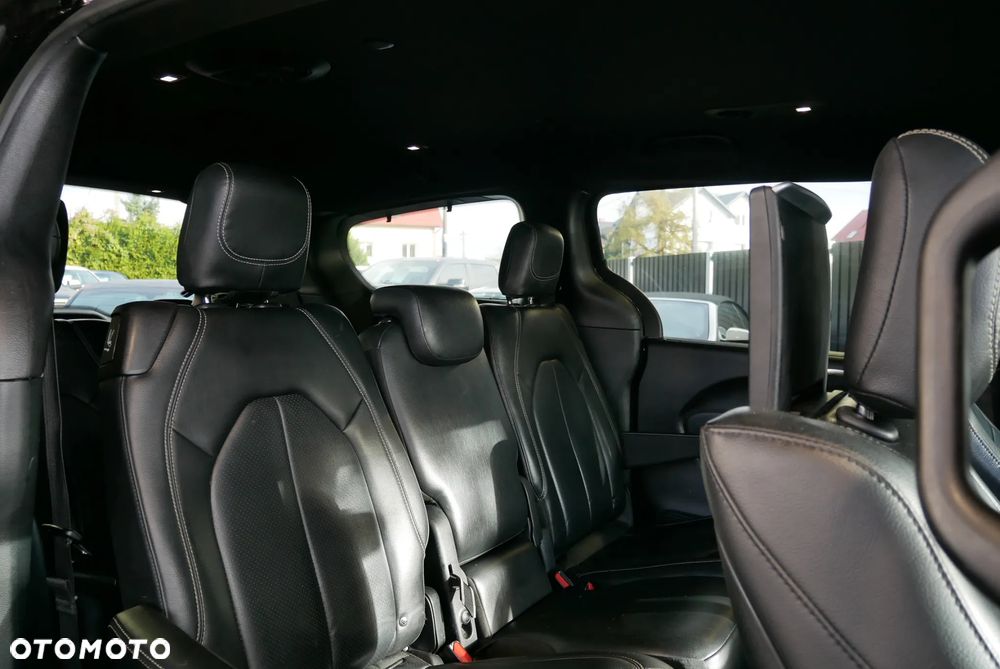 Chrysler Pacifica - 13