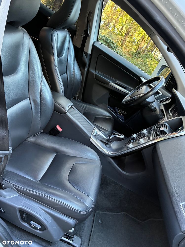 Volvo XC 60 D5 AWD Summum - 16