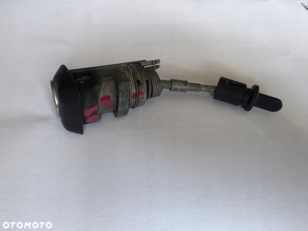 AUDI A4 B9 WKŁADKA ZAMKA DRZWI LEWY PRZÓD 8W1837167C - 4