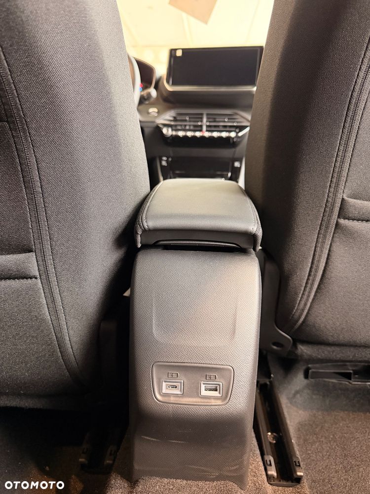 Peugeot 2008 1.2 PureTech Allure S&S EAT8 - 19