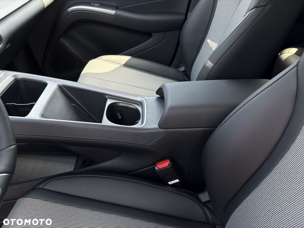 BYD Dolphin G Comfort E-CVT - 8