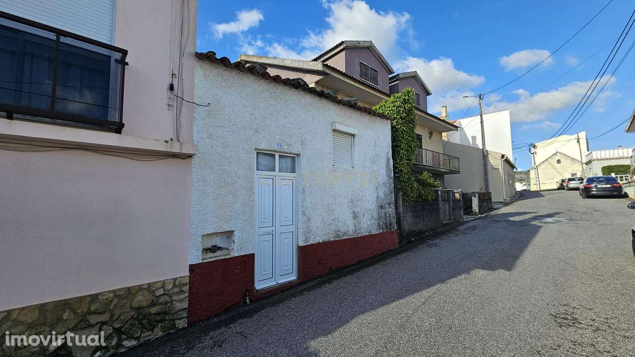 Moradia T2 no Centro de Alguber – Cadaval - Grande imagem: 2/9