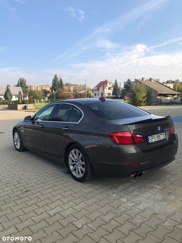 BMW Seria 5 525d xDrive - 4