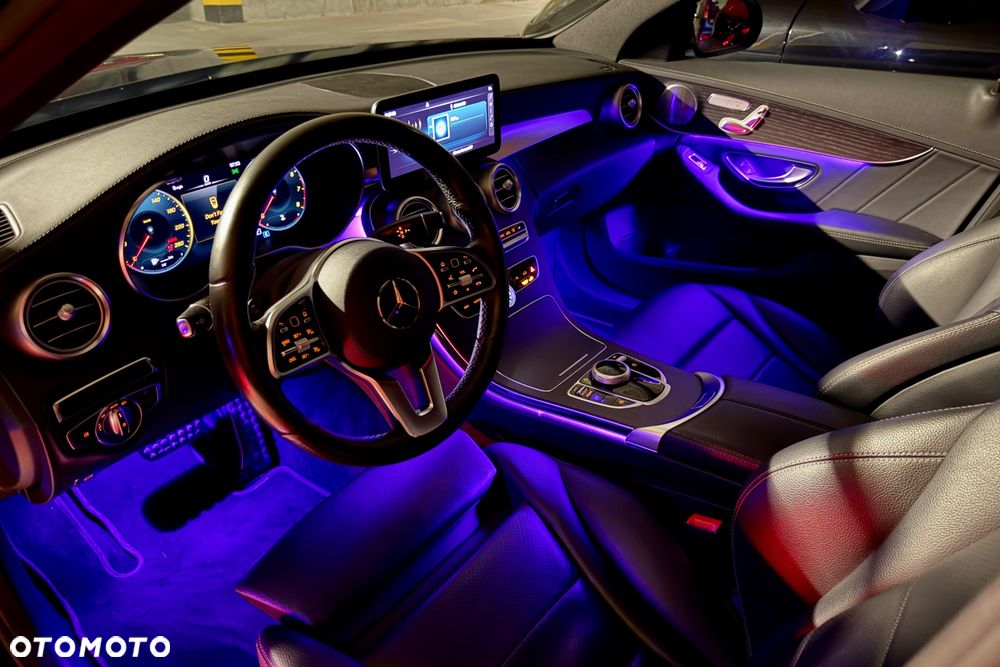 Mercedes-Benz Klasa C 300 4MATIC 9G-TRONIC - 34
