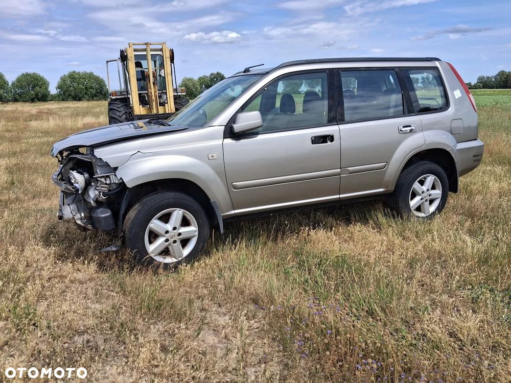Nissan X-Trail 2.5 4x4 Elegance - 2