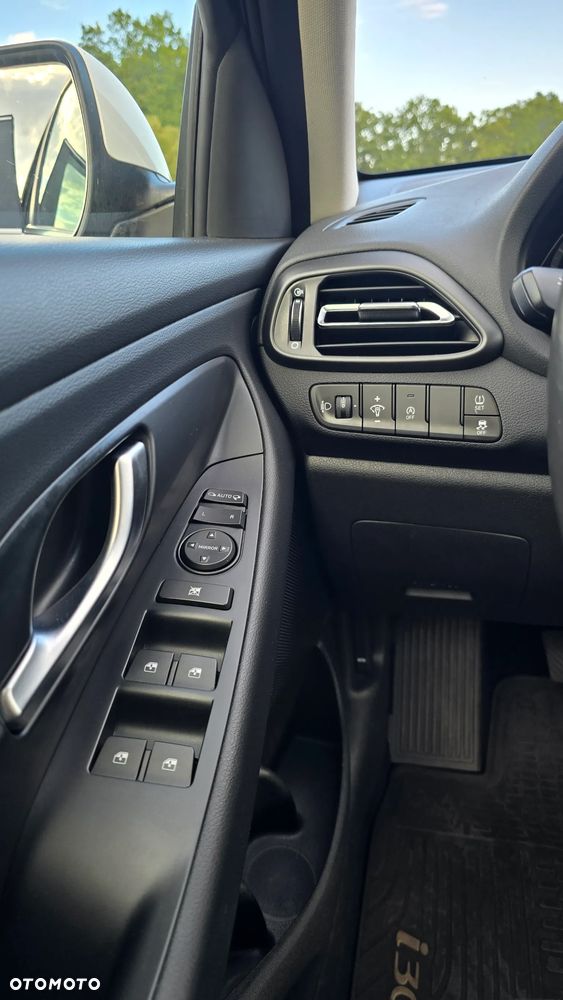 Hyundai i30 1.5 DPI Comfort - 23