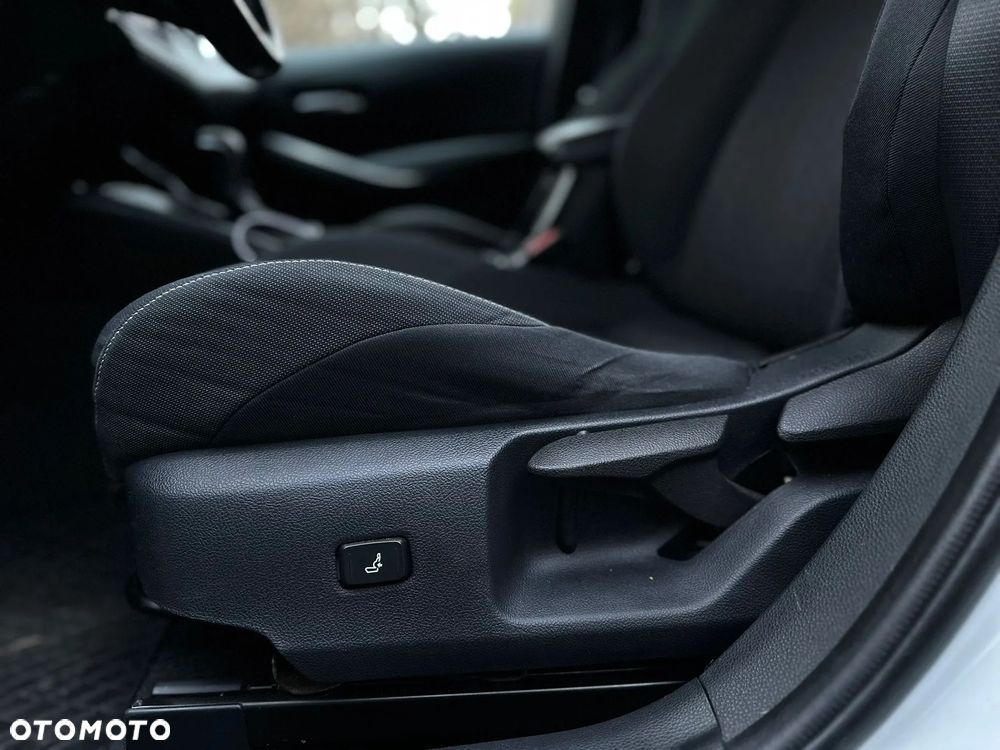 Toyota Corolla 2.0 Hybrid GR Sport - 12