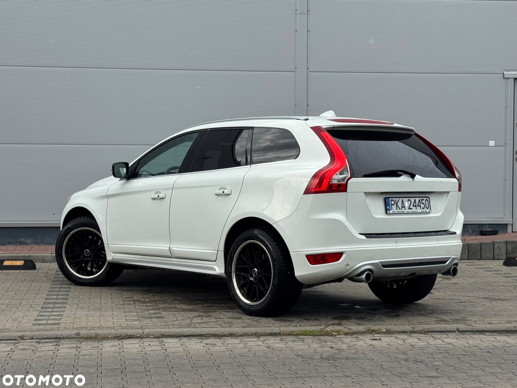 Volvo XC 60 D4 AWD Geartronic RDesign - 28