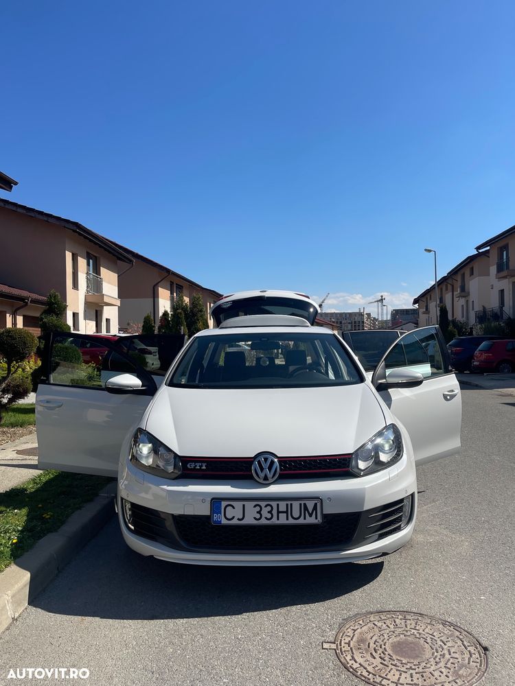 Volkswagen Golf - 22