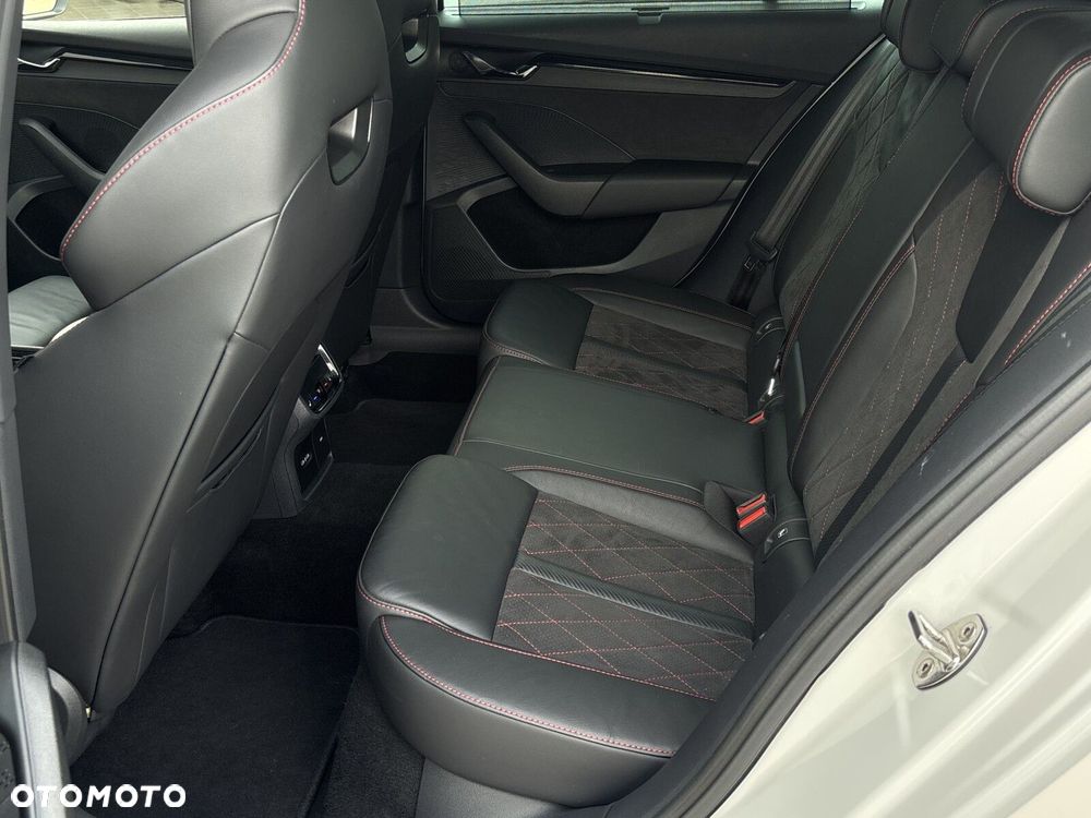 Skoda Octavia 2.0 TDI RS DSG - 13