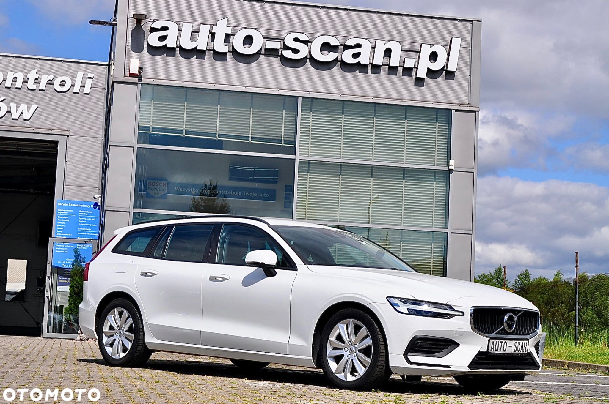 Volvo V60 B3 B Geartronic Momentum - 1