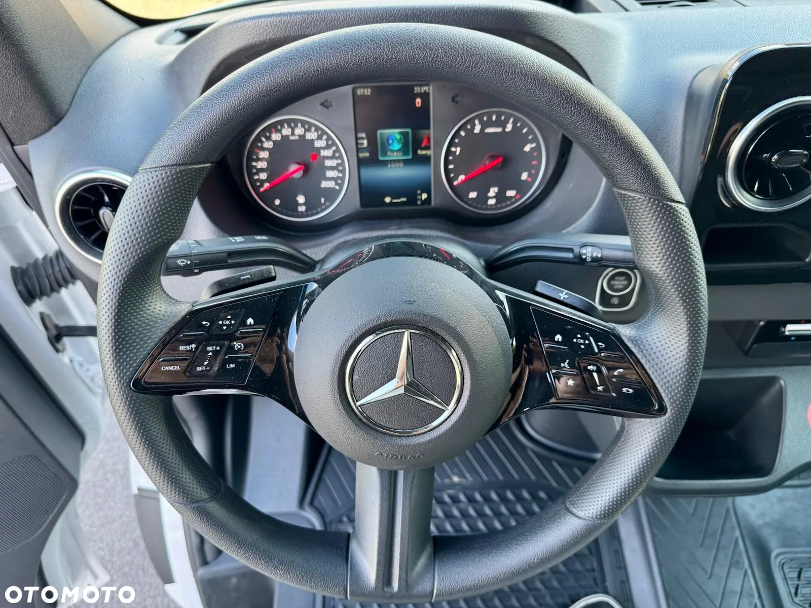 Mercedes-Benz Sprinter 317 CDI - 36