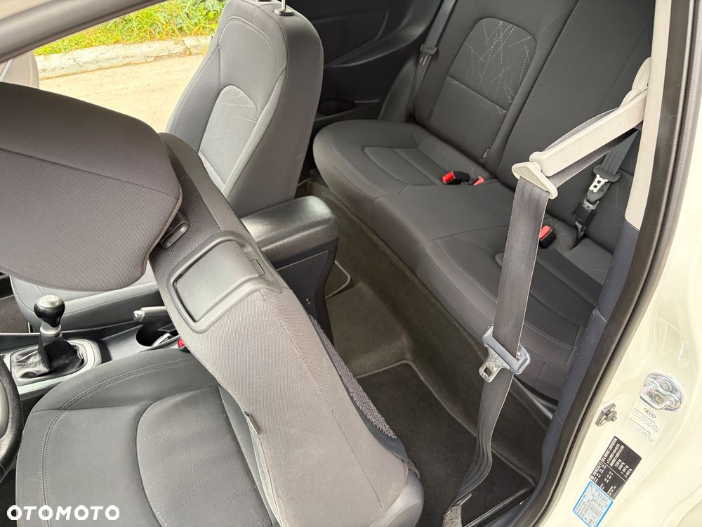 Kia Rio 1.2 Dream Team Edition - 11