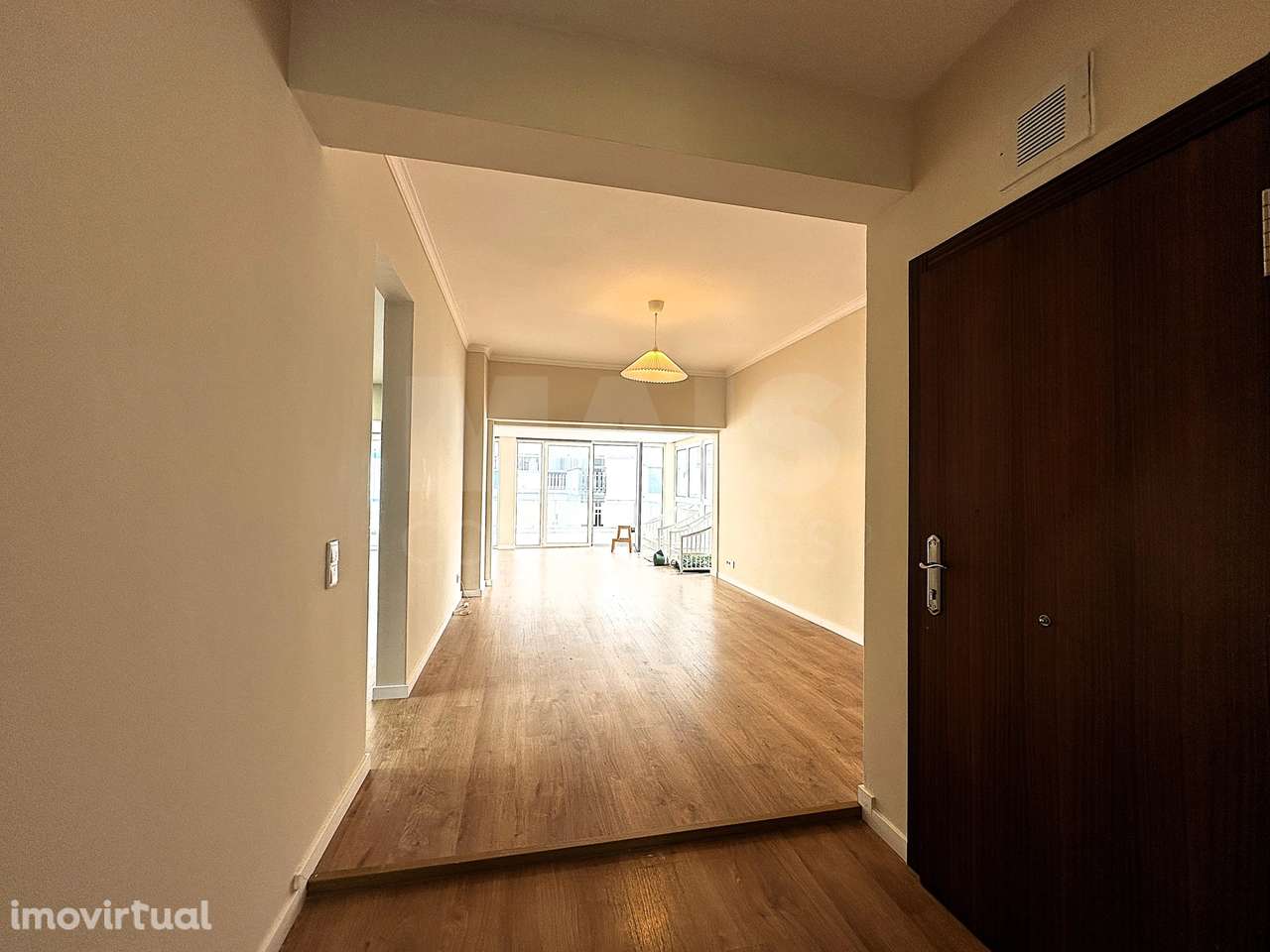 Apartamento T3 totalmente remodelado no centro de Odivelas com Terraço - Grande imagem: 2/24